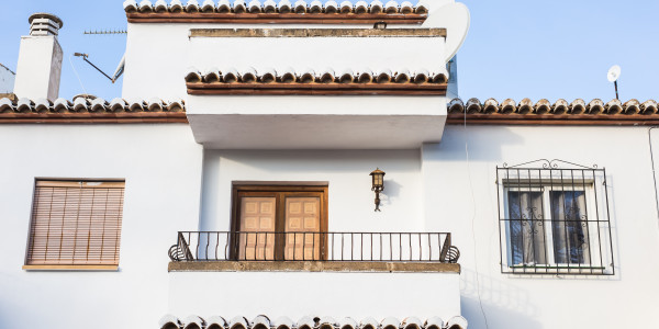 Pintar Fachadas de Casas Unifamiliares / Chalets Bellver de Cerdanya · Pinturas Especiales Anticorrosivas y de Alta Resistencia