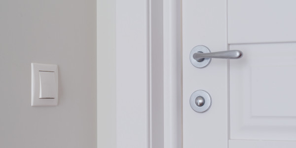 Pintar Fachadas y Patios de Luces de Comunidades Vecinos / Propietarios El Pont de Suert · Pintura para Pintado de Puertas Privadas de Vecinos