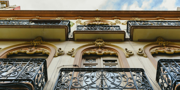 Rehabilitación y Restauración de Fachadas El Pont de Suert · Restauración de Fachadas Emblemáticas